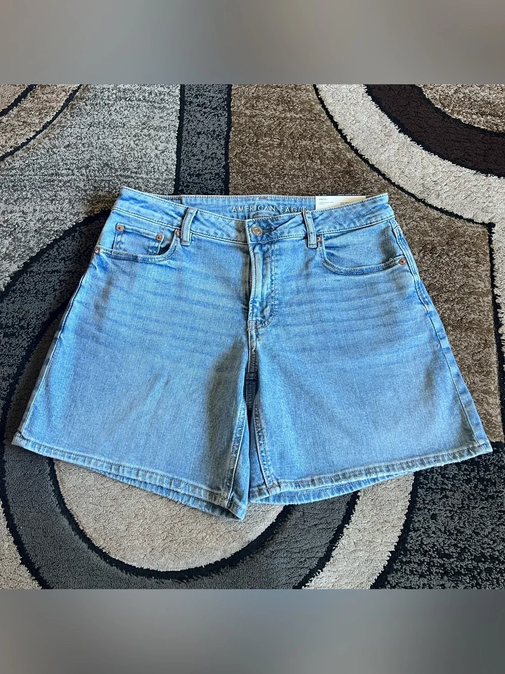 Women’s American Eagle Low Rise Baggy Shorts Size 4